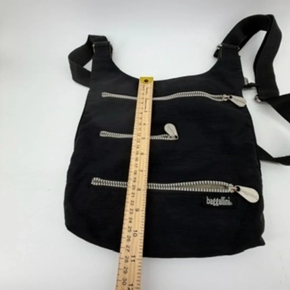 baggallini‎ Black Nylon Crossbody Bag Three Zip Front Pockets Adjustable Strap